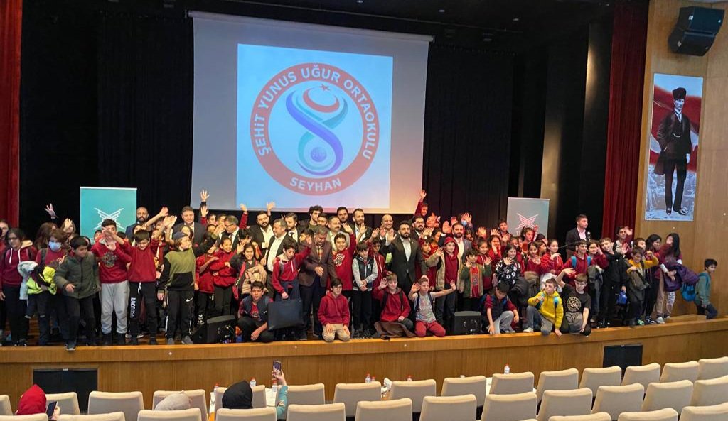 ibrahim_besinci's tweet photo. Ortaokullu arkadaşlarım çok şanslı çünkü “Kitap Kurdu” projemizle, okuma seferberliği her yerde! https://t.co/lbxaWDyaWG