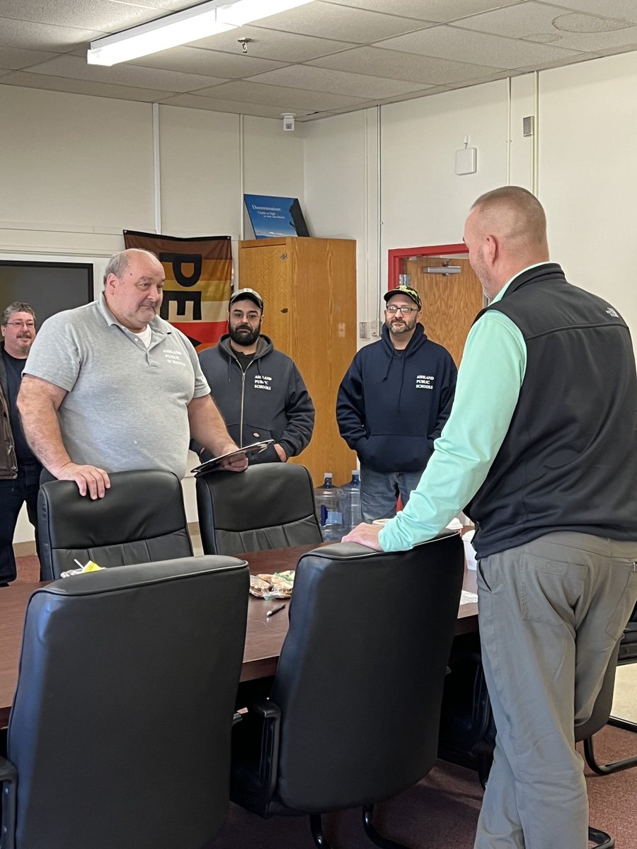 PreKClockers's tweet photo. Congratulations on your retirement Mr. Rob! Thank you for all your years supporting Pittaway and APS! https://t.co/oZt9iR1BAz