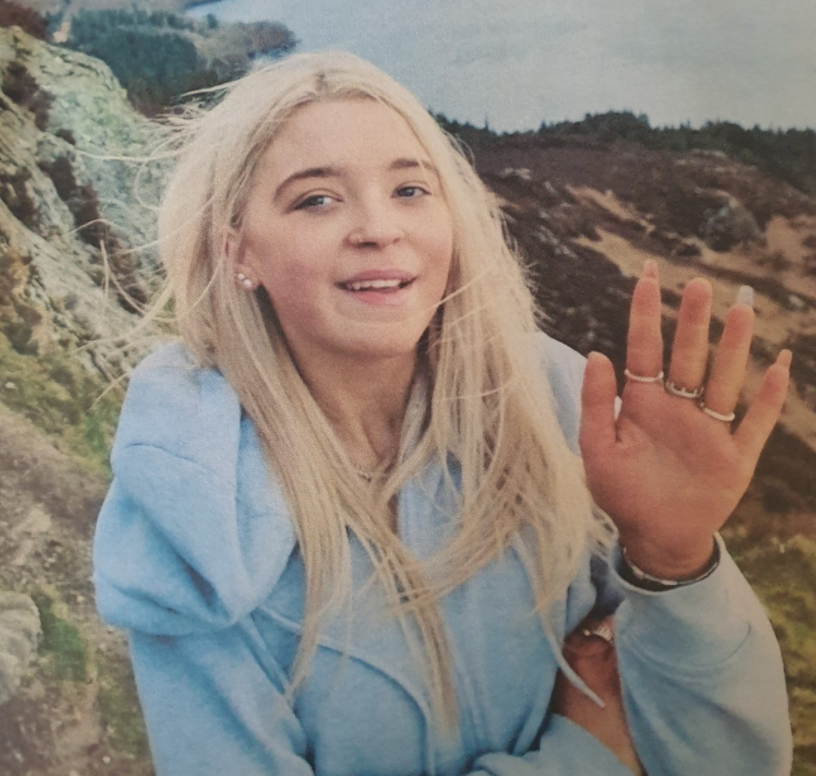 PSOSForthValley's tweet photo. Police in Falkirk are appealing for information to assist us in tracing 15 year old Casey Battie, who has been missing since 9pm on Friday 15th December. Casey was last seen in Bo'ness. 

Can anyone with information please contact police on 101 and quote 4150 of 16/12/22. https://t.co/MjD2QcMNuP