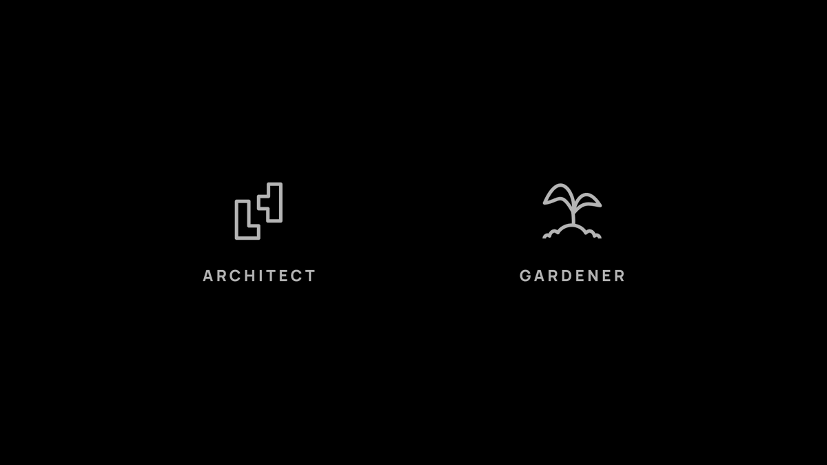 Cara orang nulis beda2. 

George R.R. Martin, penulis Game of Thrones, bilang:
“I think there are two types of writers, the architects and the gardeners.”