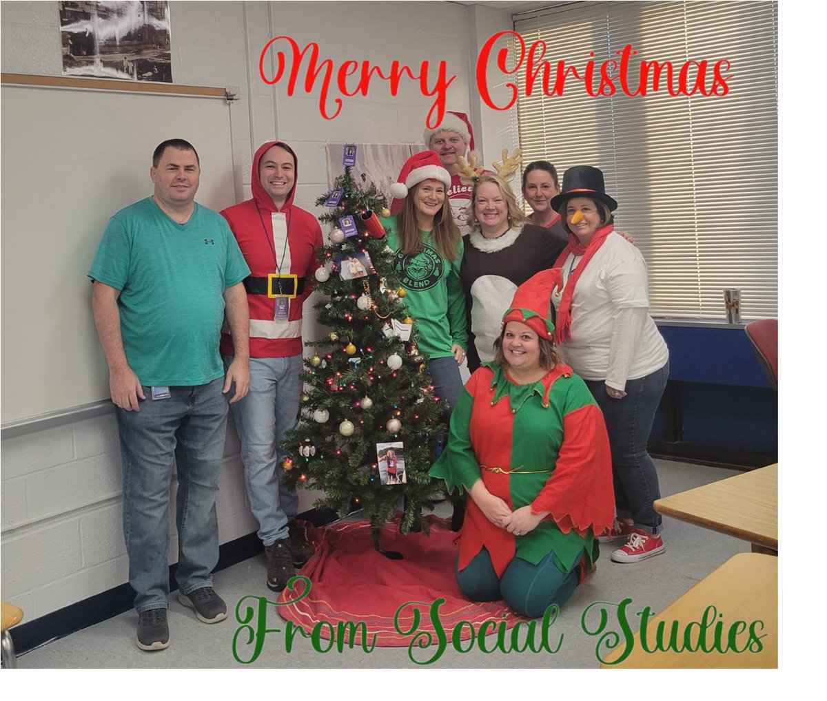 Sending holiday cheer from CHS Social Studies 🎄<a href="/IMChesapeakeHS/">Chesapeake High School</a> <a href="/AACountySchools/">AACPS</a>