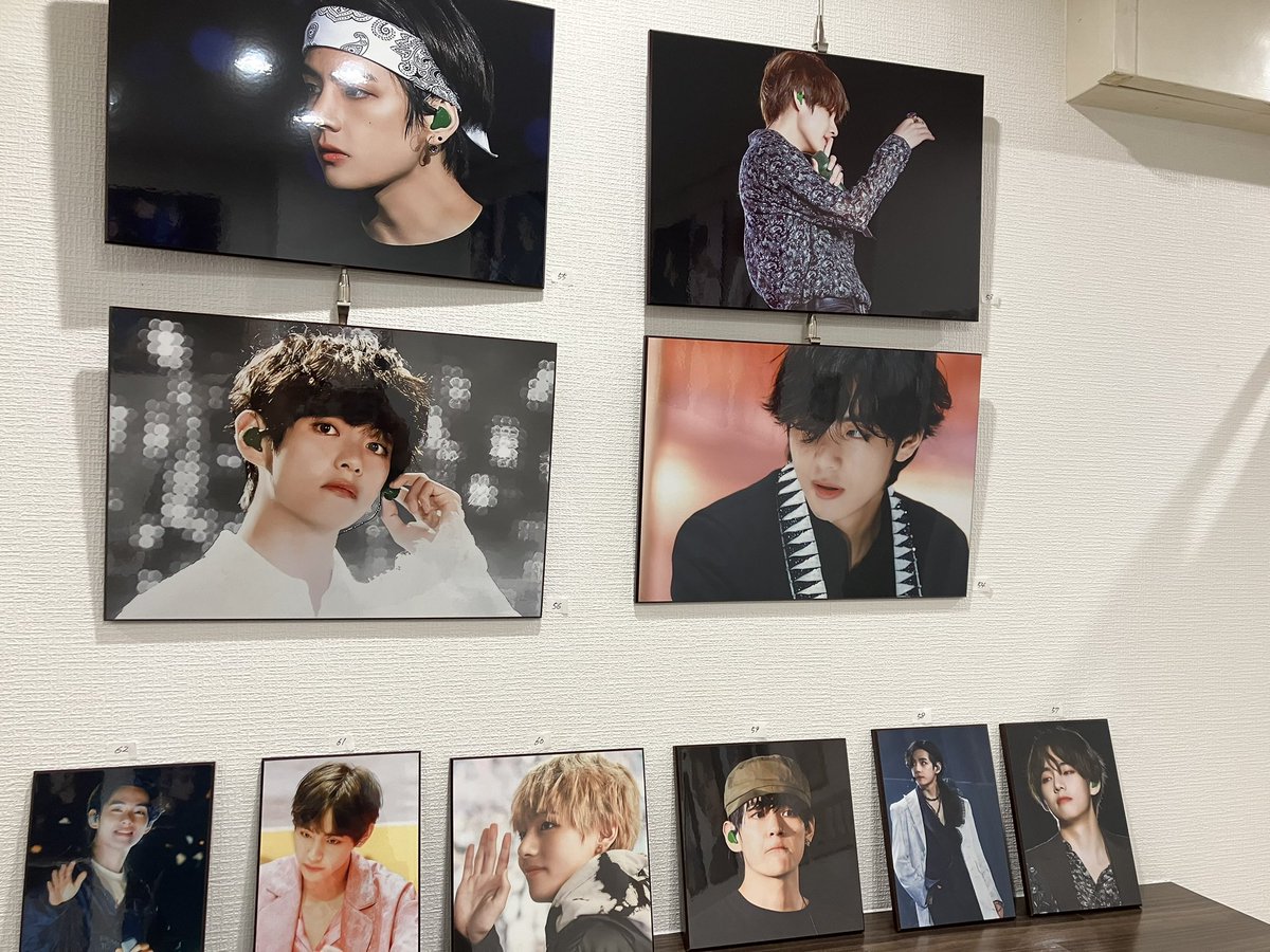 <a href="/V_Pintor__/">수채화</a> 님 
<a href="/V_PintorJP/">수채화 JP</a> 様
@Cafe_Epiphany 様
延期になってた展示会行ってきました～🐻
額縁もかっこよくていっぱい撮ったけど色々写りこんじゃった😅
素敵なててお迎えできてよかった🫶

1日目かおりちゃんと💕
バルーンありがと～💖
2日目なおちゃんと🍀*゜かわいいTATAと🍭ありがと～💜