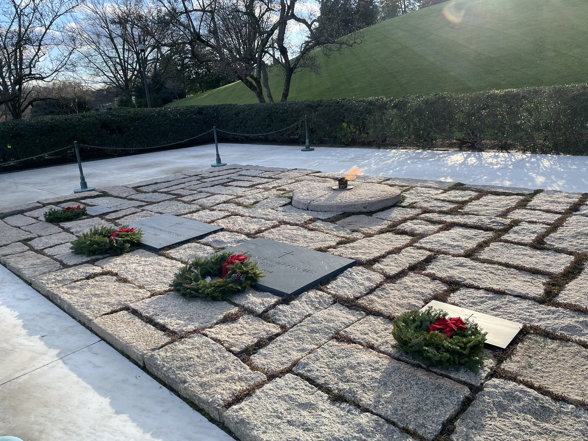 PockHistory's tweet photo. Arlington National Cemetery. Tomb of the Unknowns. JFK Eternal Flame. Atop a hill overlooking the majestic capital below; a fitting resting place for all those that have served and sacrificed for the US #howweremember https://t.co/jBohv8RBCv