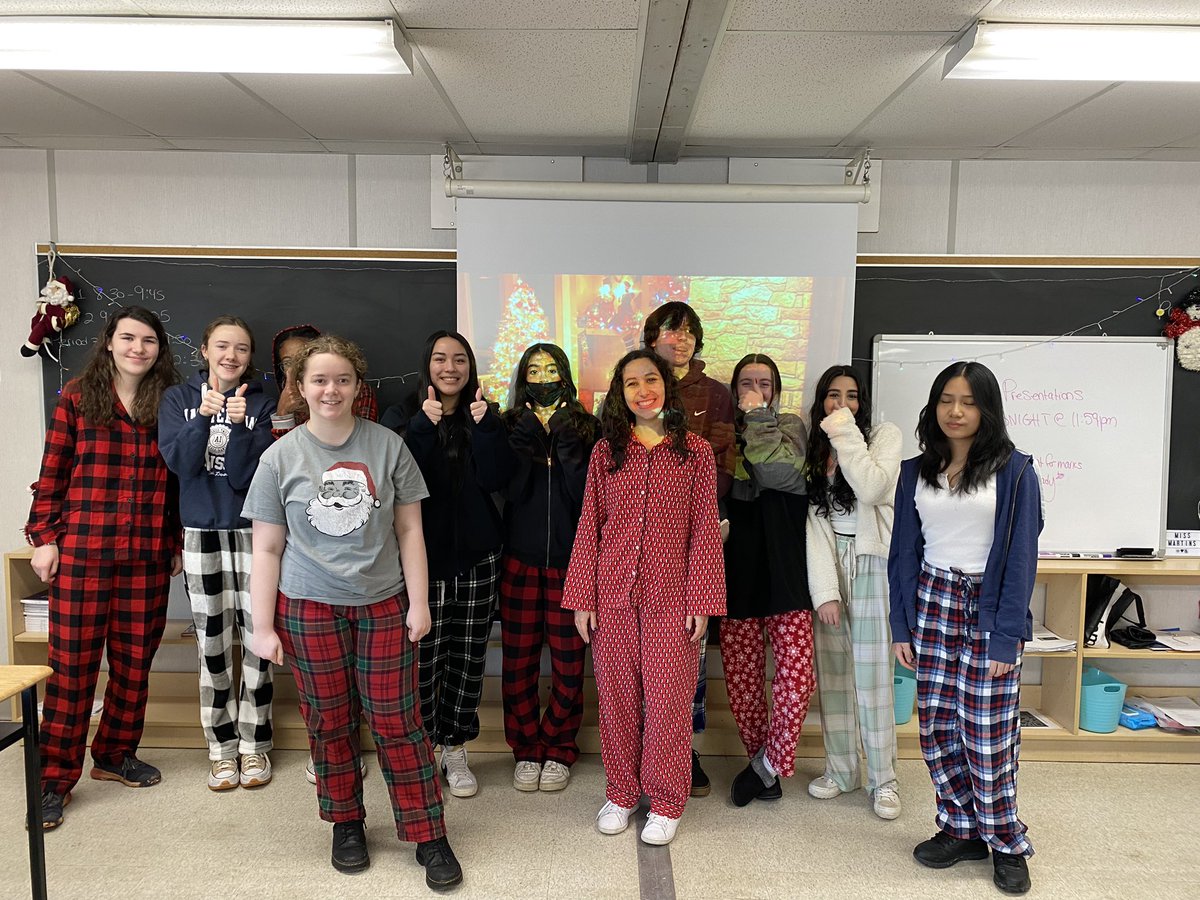 MsMartins04's tweet photo. We love Christmas PJ day!! 🎄🎅🏼 https://t.co/SMtGqTUXqs