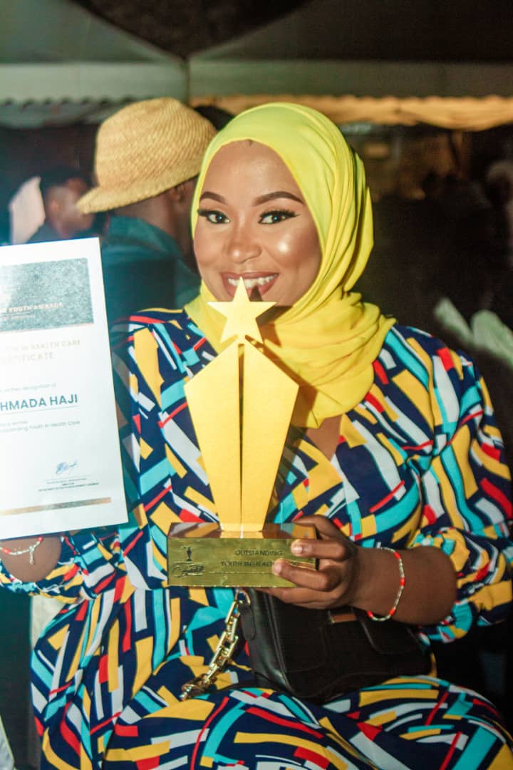 Tunayofuraha Mwenyekiti kutoka Chapter ya  Zanzibar School of Health Faika Ahmada ameshinda Tuzo ya kijana anayejitoa kwenye afya ( Outstanding youth in Health Care ) #Zanzibarannualyouthawards 
<a href="/tapsatanzania/">TAPSA Tanzania</a> <a href="/mohznz1/">Wizara ya Afya Zanzibar</a> <a href="/ZshOfficial/">Zanzibar School of Health (ZSH)</a>