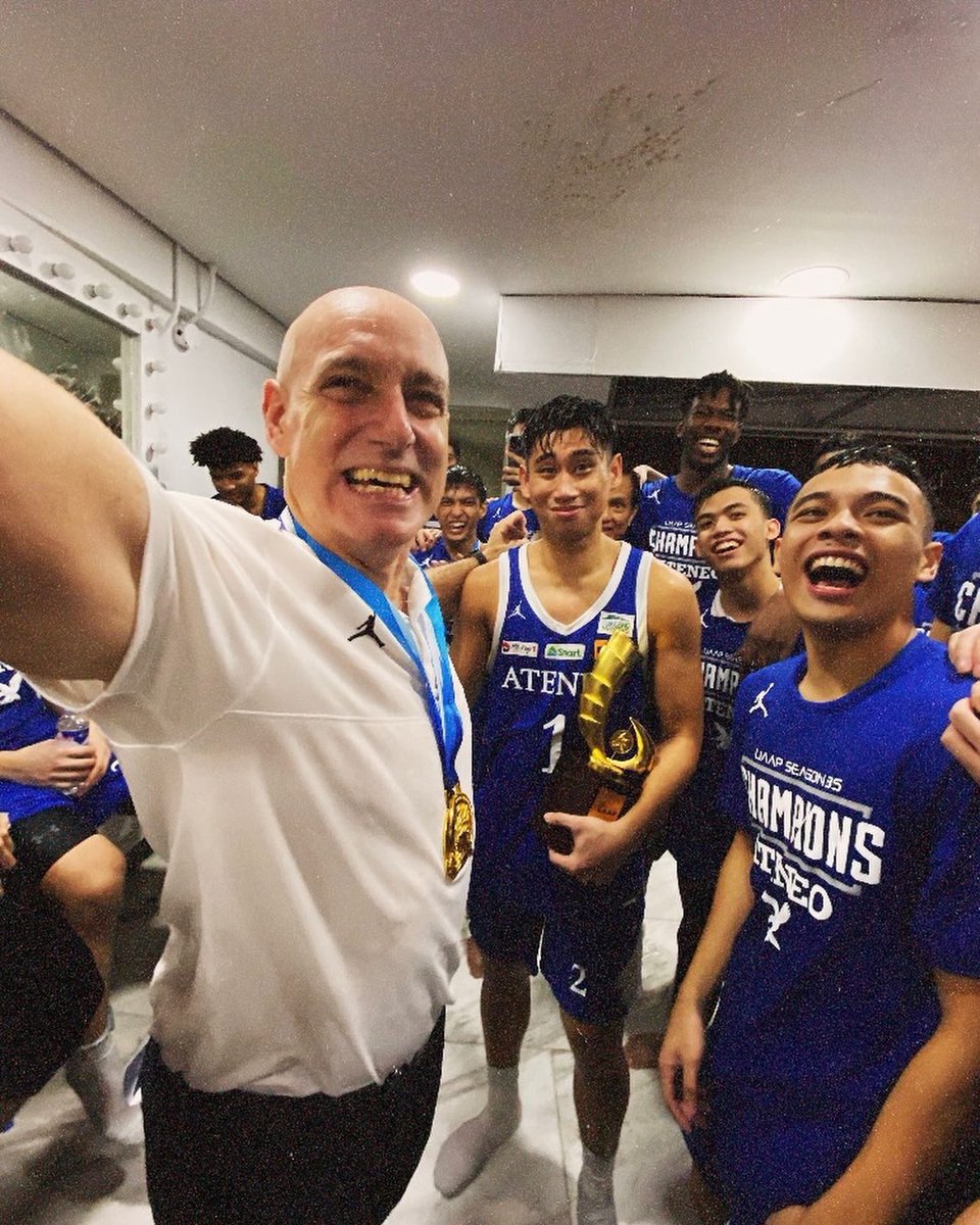 puso_pilipinas's tweet photo. Feeling on top of the world! 🌎🏆

📲/🖥️ LIVE: https://t.co/TeNuI9BCWg
#PusoPilipinas #UAAPSeason85 https://t.co/jOnkfy2E6V