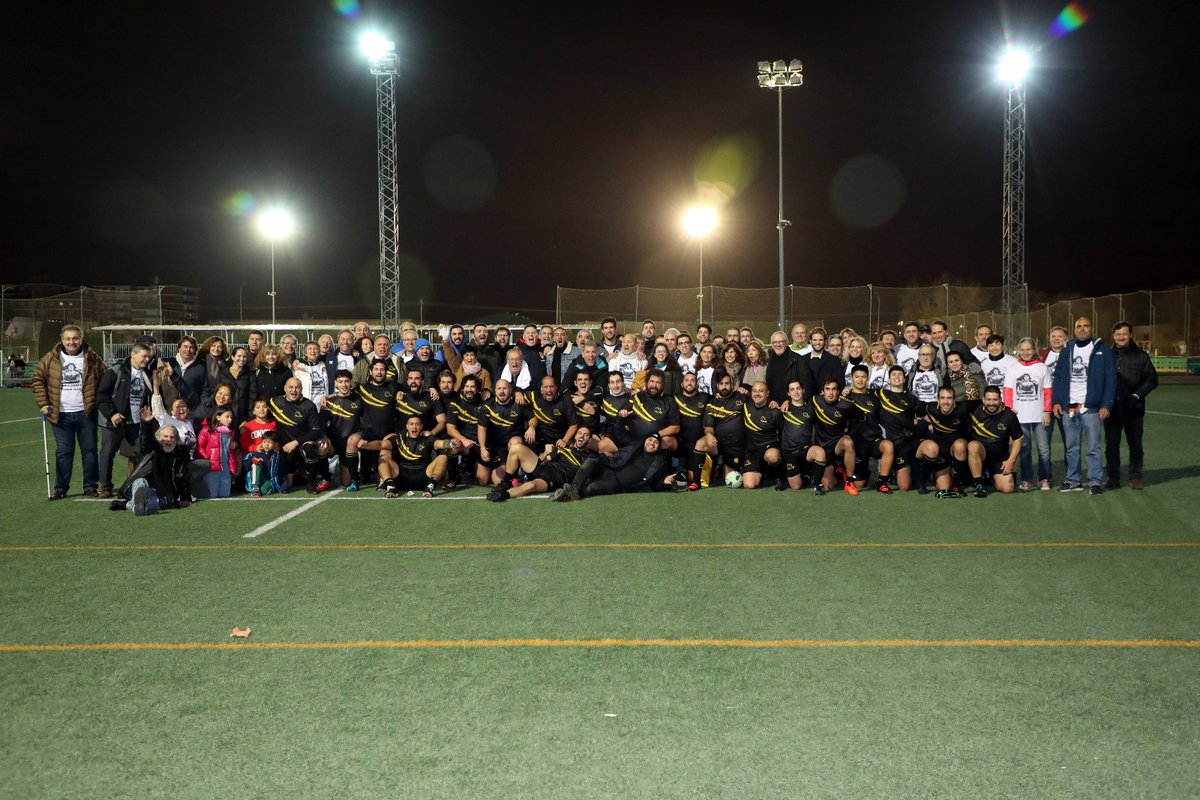 filo_rugby_2019's tweet photo. #FiloJORNADA / Derbi de victorias para nuestro sénior masculino y femenino, que se enfrentaban al siempre combativo @GetafeCR acompañados de una más que concurrida grada. 

Nuestro #FiloTOUCH no corrió la misma suerte frente a un implacable Pakaru Touch. 

#AúpaFilo https://t.co/mLroP0kcaD