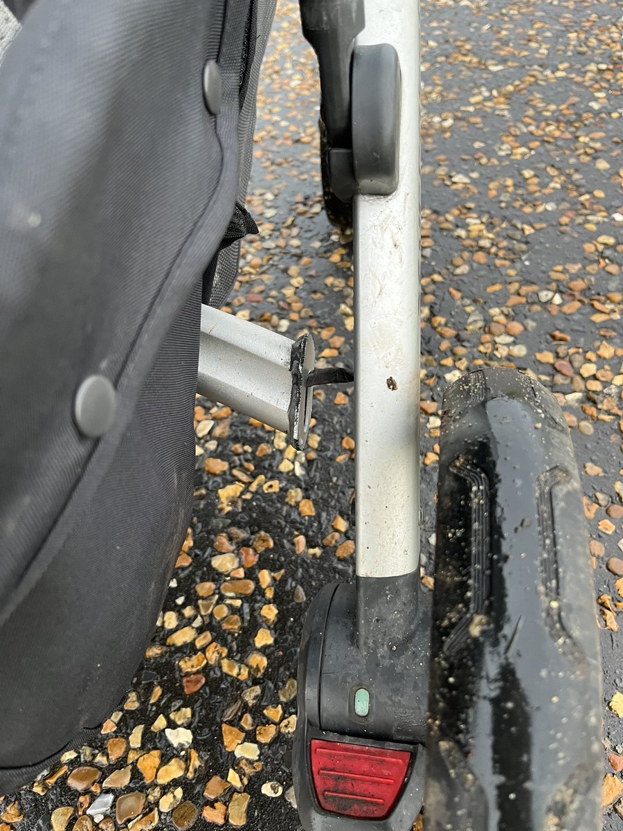 andymurphy1985's tweet photo. @UPPAbaby is this supposed to happen after a few years of use? Any suggestions for a fix? https://t.co/Rqs5qpZDjM