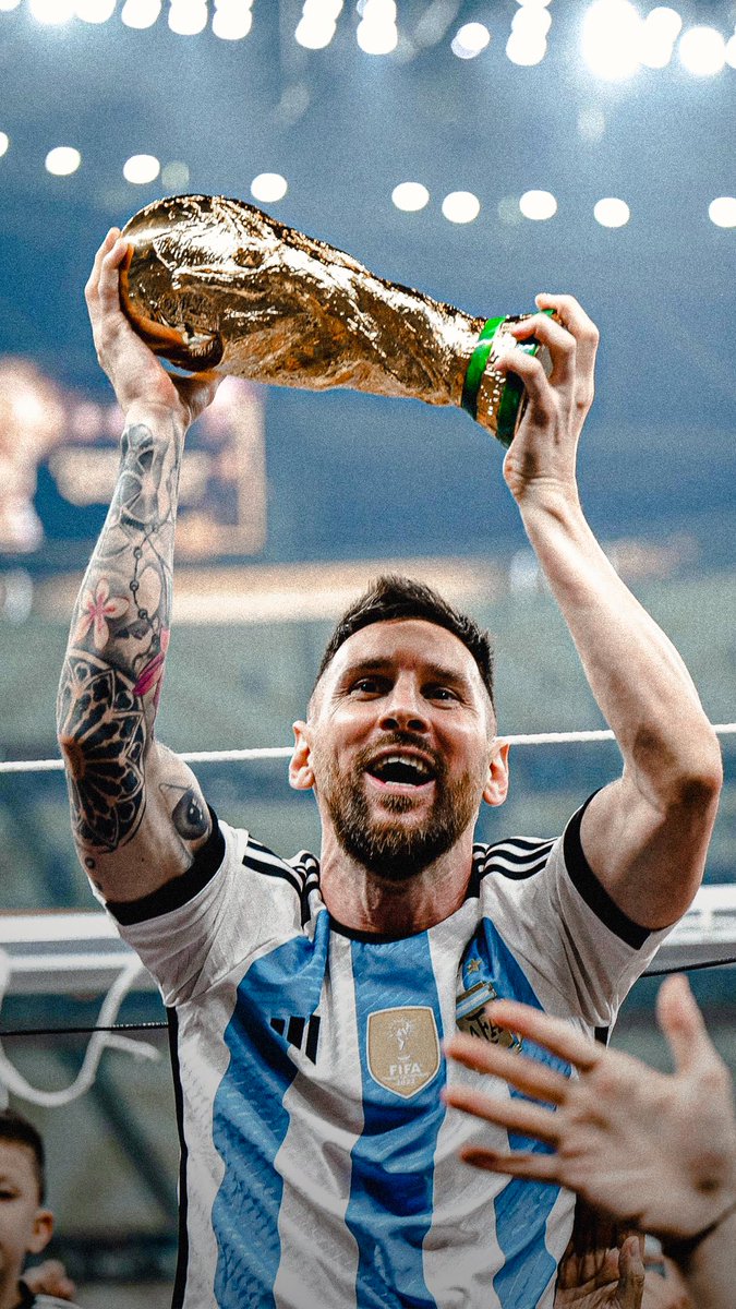 JayLleweIIyn's tweet photo. There was some insane photos taken last night 🇦🇷 https://t.co/f06pOxdzpE