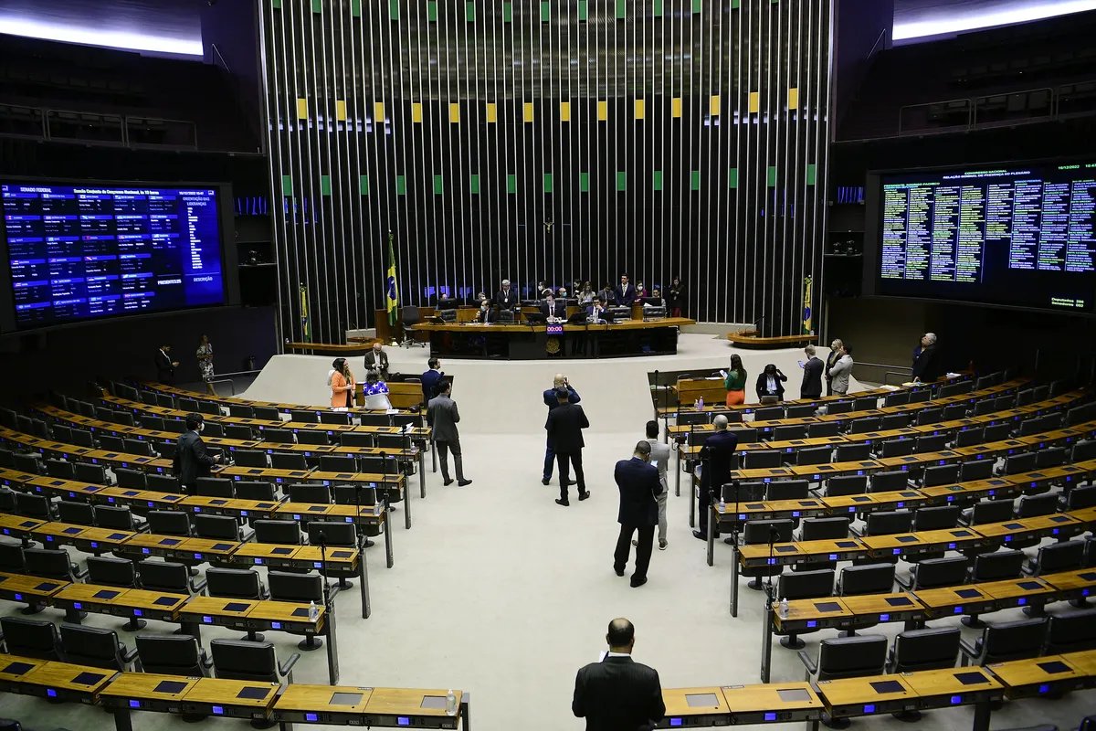 poptime's tweet photo. 🚨 ACABOU! Orçamento Secreto é derrubado pelo STF e se torna INCONSTITUCIONAL. https://t.co/xNFSJswqnd