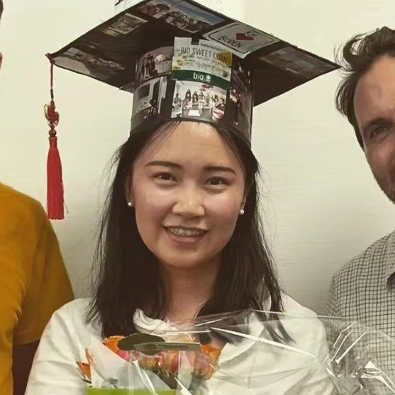 OneHealthUniBe's tweet photo. Congratulations! After 4 years, all @unibern OH PhDs have successfully completed. Good luck to all incl. @valentingfeller @fiblorg, @MohanaMmicro11 who will join the Nayak Lab, UCSF, Matheus Notter @unibern spin-off #Enzoxa @verocaggia &amp; @LiThoenen as PDs with @KSchlaeppi @Unibas https://t.co/90gM5lpnNe