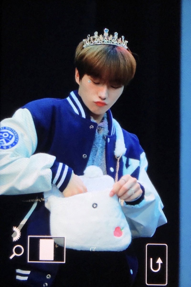 CZx630's tweet photo. 221219 오늘의 #쨈볼사람 🐰👛🍀

#추지민 #추지 #JM #CHUJIMIN
#저스트비 #JUSTB @JUSTB_twt https://t.co/8Tfb3nac7d