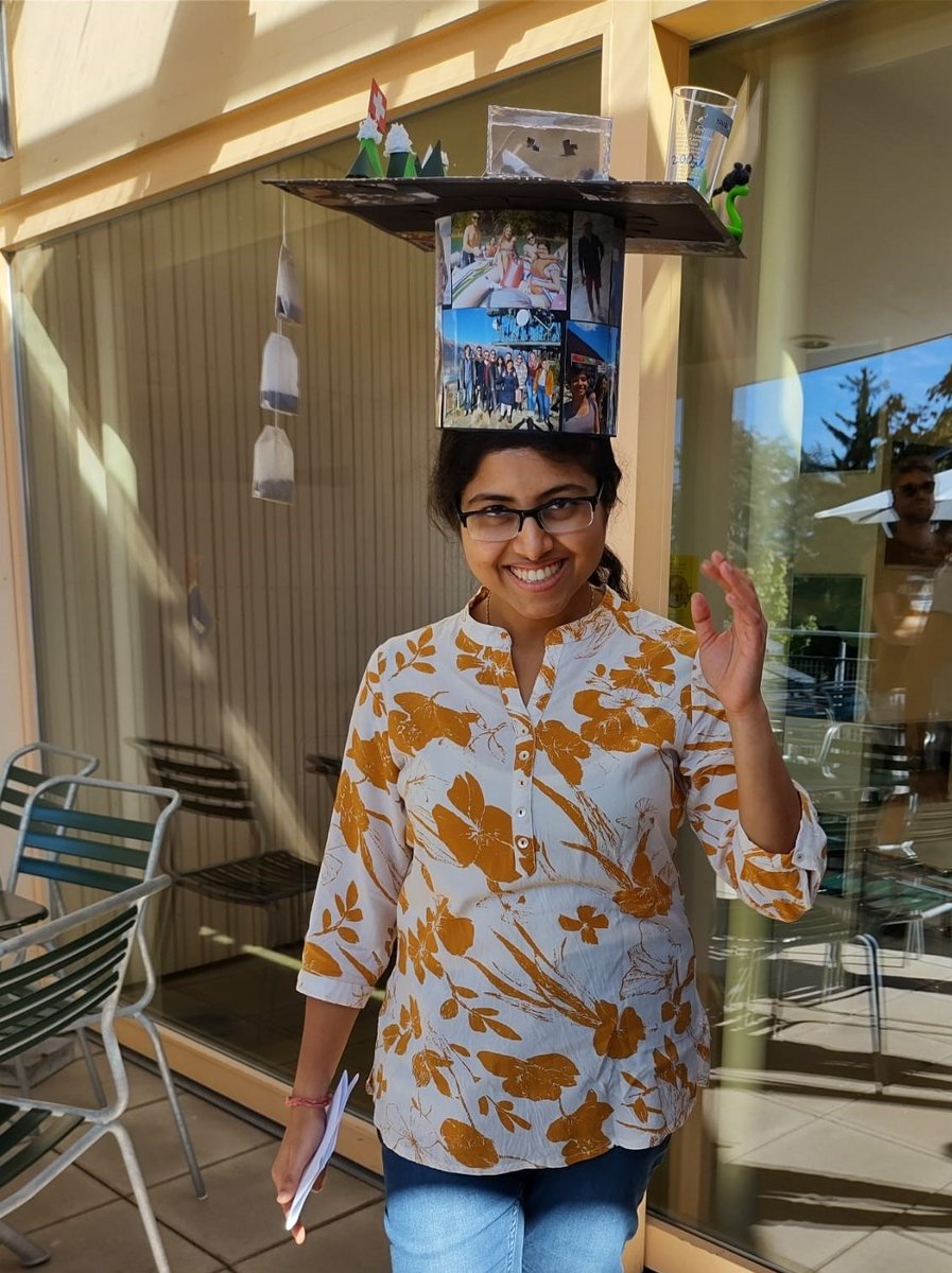 OneHealthUniBe's tweet photo. Congratulations! After 4 years, all @unibern OH PhDs have successfully completed. Good luck to all incl. @valentingfeller @fiblorg, @MohanaMmicro11 who will join the Nayak Lab, UCSF, Matheus Notter @unibern spin-off #Enzoxa @verocaggia &amp; @LiThoenen as PDs with @KSchlaeppi @Unibas https://t.co/90gM5lpnNe