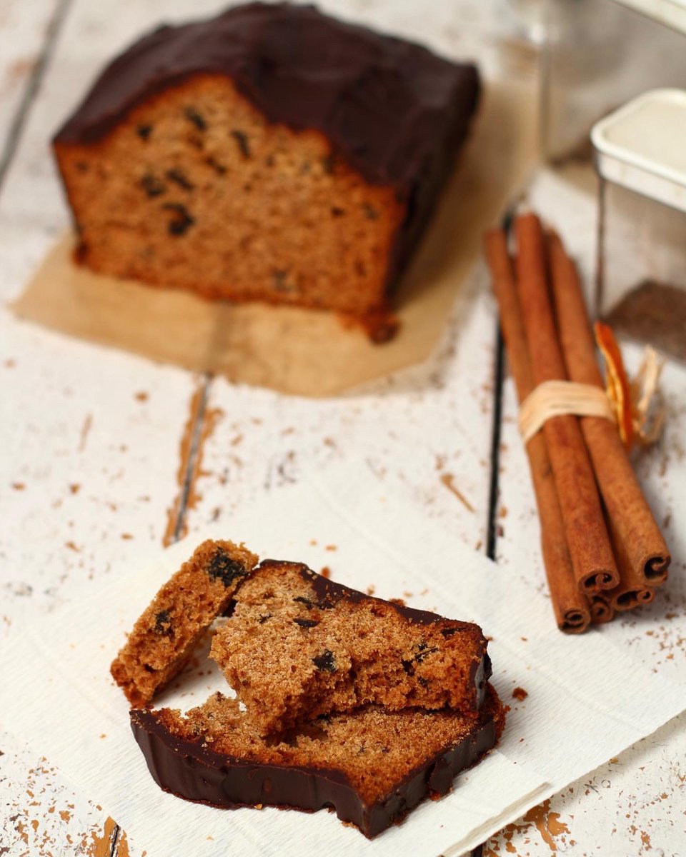 Poulhobj's tweet photo. Du pain d’épices à la #cannelle et aux #raisins secs, réalisé à partir de notre #farine artisanale au #fonio, #sorgho et #mil.✨

#Sansgluten, #vegan et super #sain ! C’est LE #gâteau réconfortant des #fêtes ! 🎄

#Noel #christmascake #Gingerbread #paindepices #madeinbenin #TT229 https://t.co/LAsvB0av5b