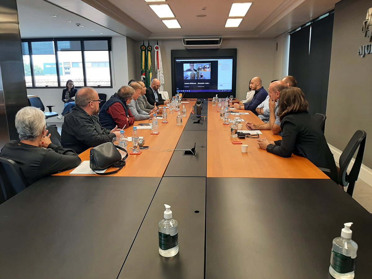 ge7comunicacao's tweet photo. Reunião da União Gaúcha debate IPE Prev e pacote do governo. https://t.co/92aUX9Txw3