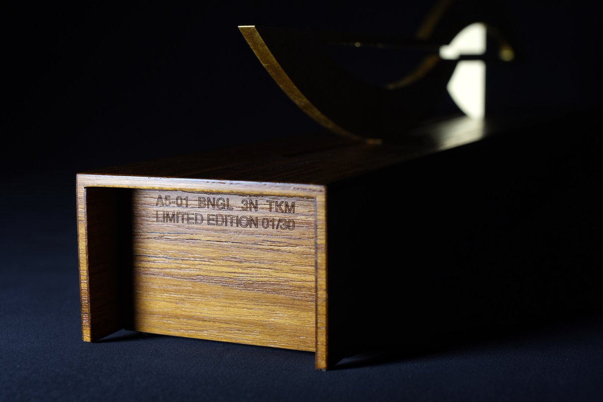 around_five_ch's tweet photo. Last but not least… THE TACK is the last and unique model of our 22-23 collection to be revealed... made of precious materials such as Gold Leaves and Veneered Teak.

Limited to 30 examples 🎅🎄
https://t.co/hK07l55wwB

●○○○○ #AroundFive https://t.co/1ILzdyAd7B