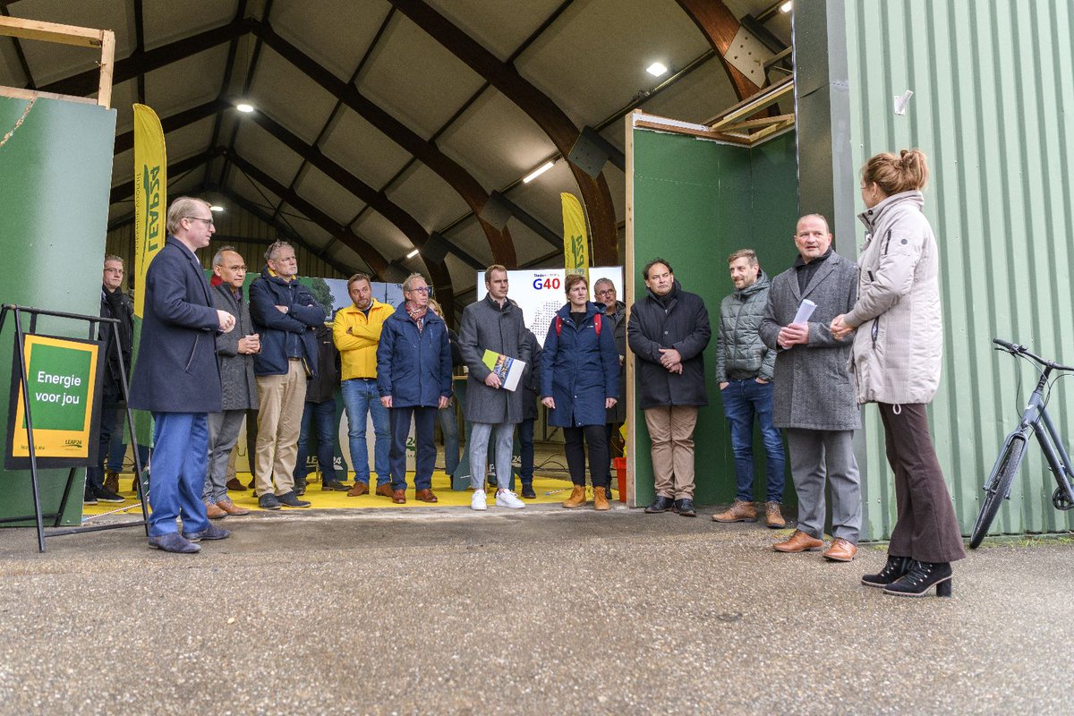 Leap24eu's tweet photo. Vandaag opende we ons #laadstation in Geleen feestelijk met staatssecretaris @vivianneheijnen en  wethouder @leon_geilen van de @sittardgeleen met een prachtige @PRVolkswagenNL ID Buzz van Pon! Ons dederde station alweer. Ditmaal met zes #snelladers. Genoeg energie voor iedereen! https://t.co/G2wEOS7PhS