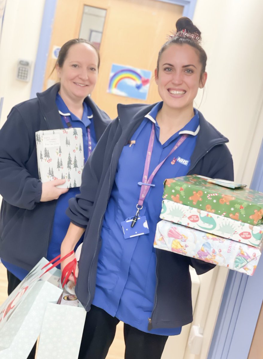 fcameron2003's tweet photo. Our favourite time of your to be a CCN, thank you @PaedsQah for sharing gifts so we can deliver them out this week! So many happy faces today 🎄🤍 #childrenscommunitynursing #christmas @Dolly_dolby @HannahB45736340 @hfludds8 @RachelM42240064 https://t.co/6UKZWlXRcg