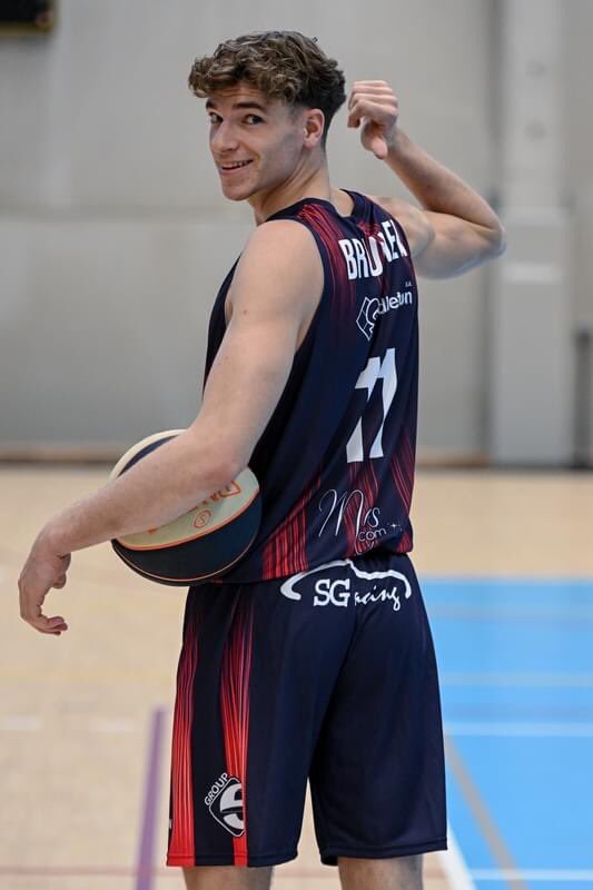 🥳 Joyeux anniversaire Romain ! #liegebasket