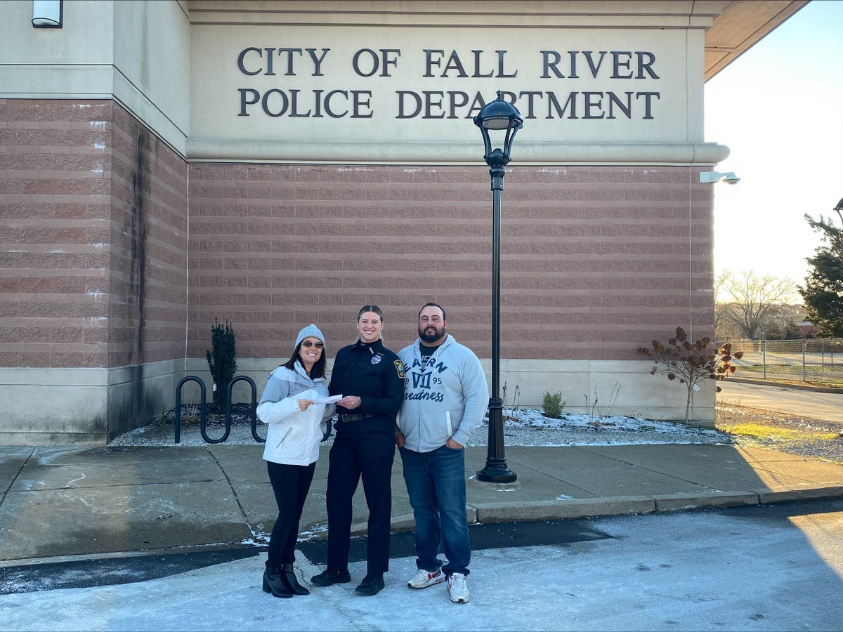 NorcomMortgage's tweet photo. Last week, Norcom Cares  donated $3,000 to benefit the annual Fall River Toy Drive! On top of this donation, the Toy Drive received over 250 toys at the Norcom Mortgage location in Fall River, benefiting 320 local families this year! 🎁 #NorcomCares #toydrive #norcommortgage https://t.co/tKcf2vZ8YQ