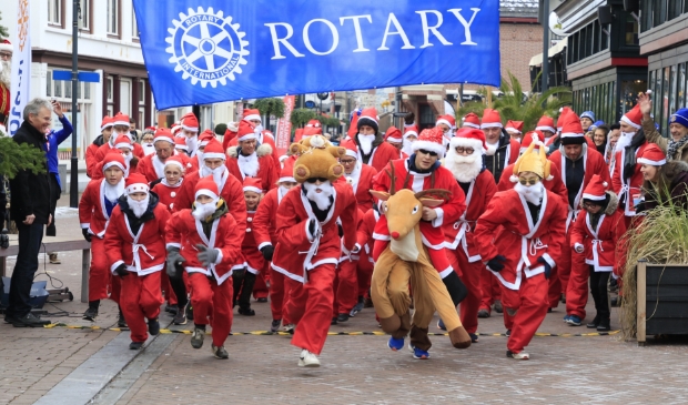 Boxmeerse kerstmannen rennen €1250 bij elkaar -  kliknieuwsdemaasdriehoek.nl/nieuws/algemee…