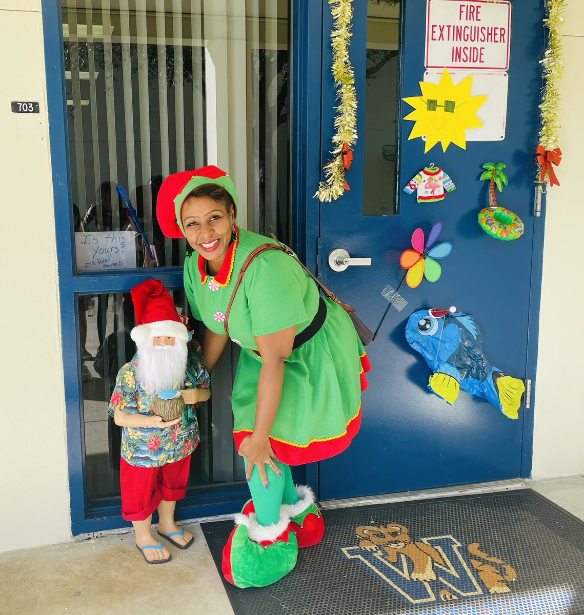 caringcouns_kbk's tweet photo. Counselor “Elfie” extends a huge Thank You to all of our parents and supporters who have been there for the first half of the school year. Thank you for your Giving Tree donations. I’m sure that you all made it to the nice list😉🌻 #bcpselemSave #newschester #SAVEPromiseClub https://t.co/nKgdEtuINU