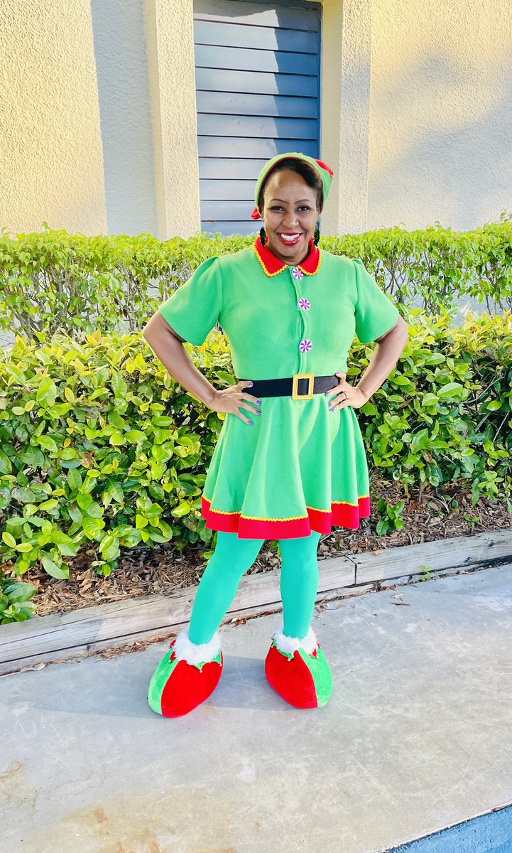 caringcouns_kbk's tweet photo. Counselor “Elfie” extends a huge Thank You to all of our parents and supporters who have been there for the first half of the school year. Thank you for your Giving Tree donations. I’m sure that you all made it to the nice list😉🌻 #bcpselemSave #newschester #SAVEPromiseClub https://t.co/nKgdEtuINU