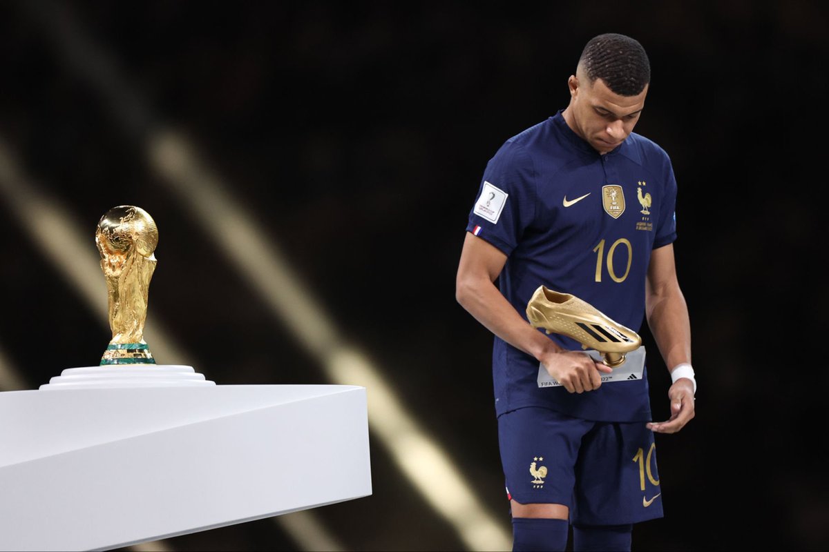 mo3salama's tweet photo. Now you know what it feels like,
To do everything, and get nothing 💔
legends stories💔
@KMbappe Next G.O.A.T ✨🤍
#Mbappe https://t.co/Y1beeAwxL3
