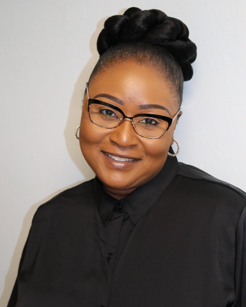 Congrats to our Employee of the Year, Shavika Gibson! Shavika is a Resident Services Clerk at The Drueding Center, a role that aligns with her passion and commitment to help others. Some of her initiatives have expanded to other members, like writing care cards for residents.
