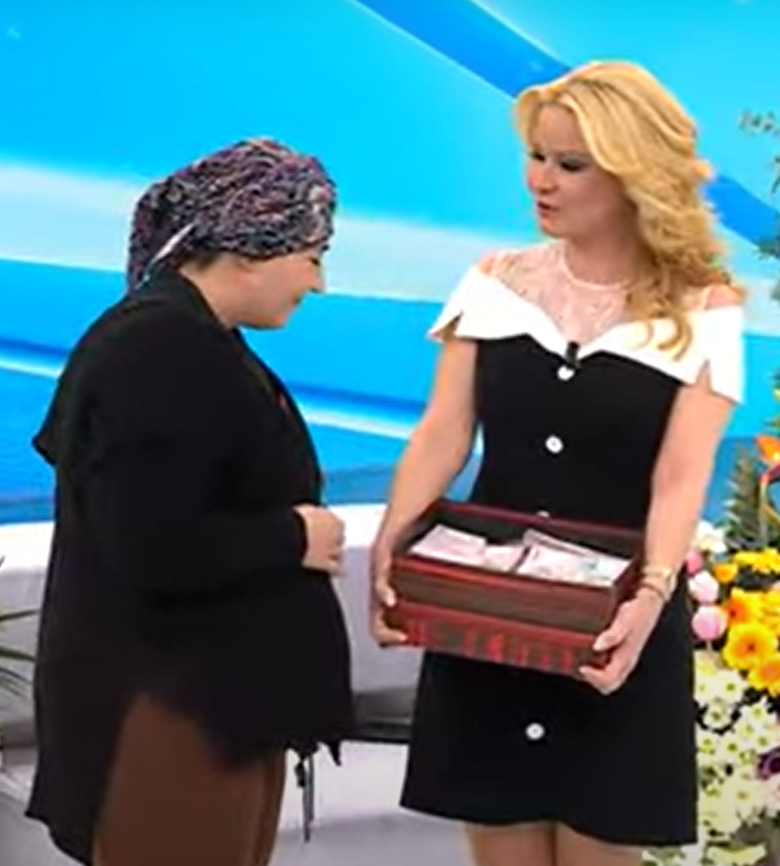 bold-on-twitter-m-ge-anl-canl-yay-nda-konu-una-ayakkab-kutusu