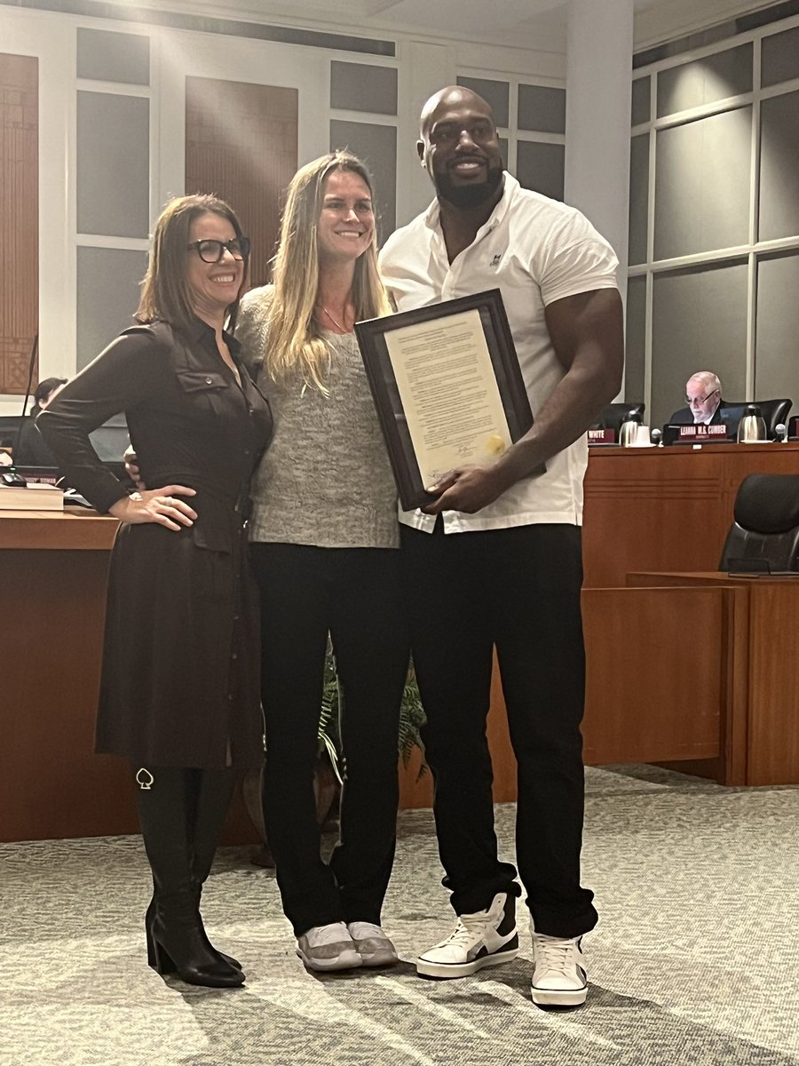 LeAnnaCumber's tweet photo. So awesome to honor my good friend Reggie Hayward @HayDay97 for his long NFL career and incredible career with the @Jaguars and of course for his recent induction into the Iowa State University Hall of Fame! Go Cyclones! @CycloneFB @IowaStateU @KissMyAbs32 #HOF15 https://t.co/BHeF0mq0H6