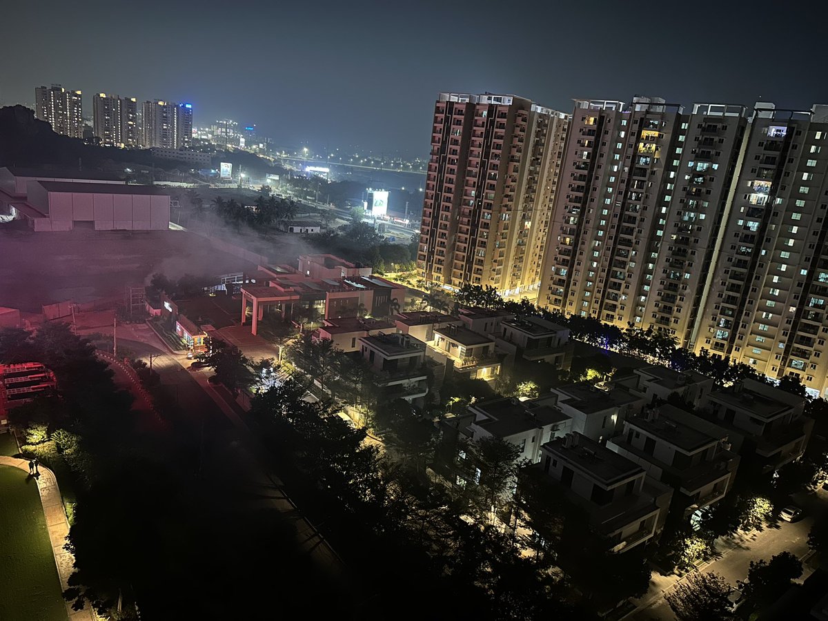 amitbhawani's tweet photo. Dear officials, Regular garbage is burnt next to Allu Studios and Poulomi Villa that’s affecting hundreds of families living nearby.

Location: Kokapet, Hyderabad

Requesting @GHMCOnline @hydcitypolice @KTRoffice @KTRTRS @TelanganaDGP @trsharish @mcnarsingi to look into this. https://t.co/Ln2xS3I0mS