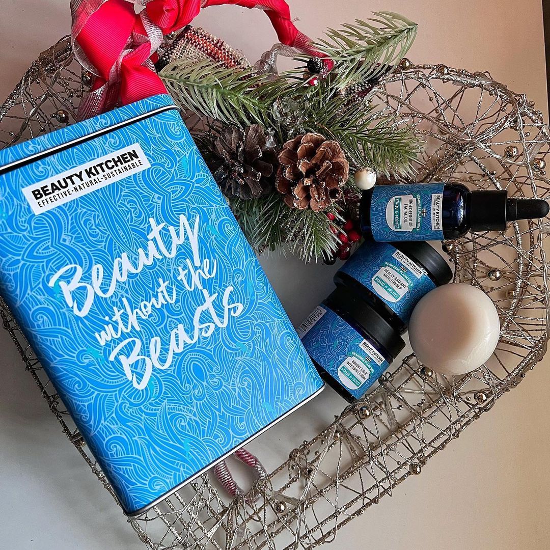 There's still time for your last minute #Christmasgifts! 🎁 Our last order date for #Christmas delivery is midnight 21st #December 🎄

Shop now ➡️ beautykitchen.co.uk
