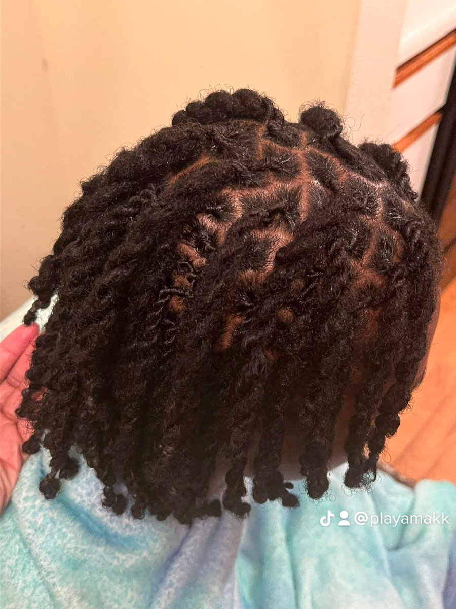 _itssmakaila15's tweet photo. if you’re in dallas texas and need a retwist book with me 🧏🏽‍♀️❤️ $35 retwist and style included! Get retwisted before christmas!! #locs #retwist #dallastx https://t.co/QIXJn9L3R0