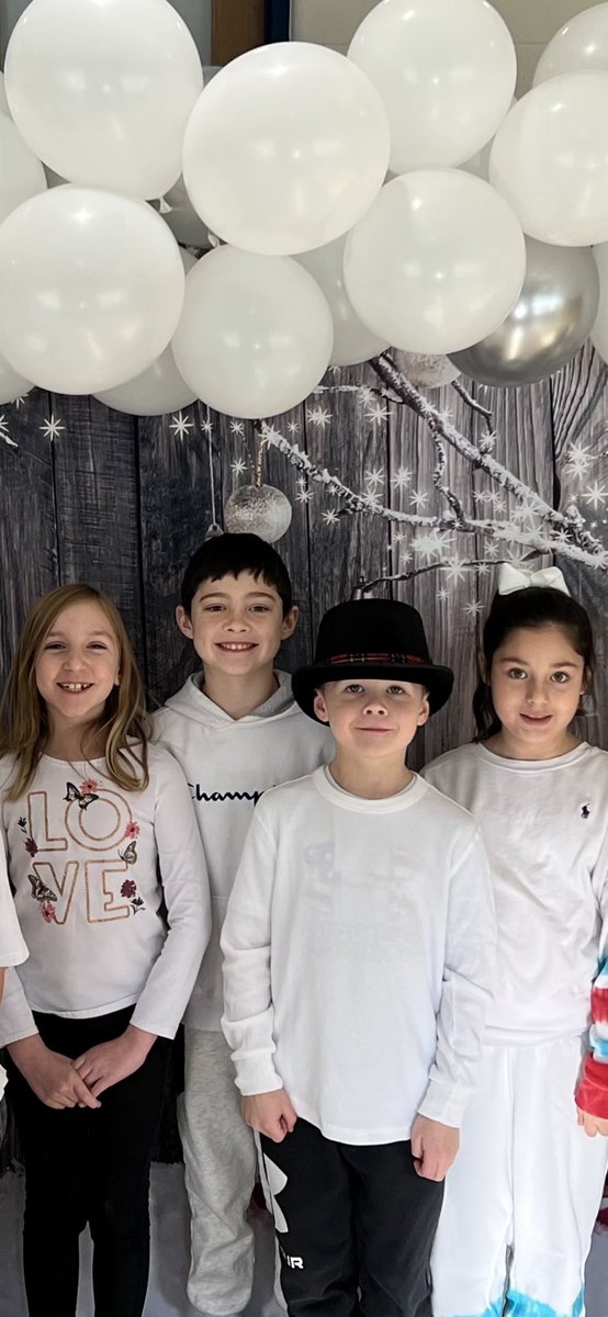 AmyRose2020's tweet photo. Feeling a little frosty around here for White Out Day. ☃️ ❄️🤍 @ARPanthers https://t.co/h93JCAL5r3
