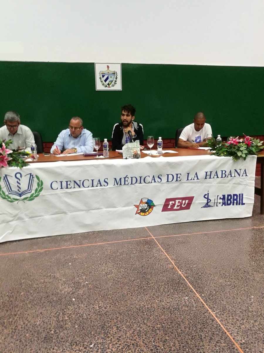 Continúa el #10CongresoFeu. Sesionan,  en la Universidad de Ciencias Médicas de La Habana, las comisiones de trabajo. #FEU #CUBAEDUCA #SomosContinuidad <a href="/PresidenciaCuba/">Presidencia Cuba 🇨🇺</a> <a href="/DiazCanelB/">Miguel Díaz-Canel Bermúdez</a>