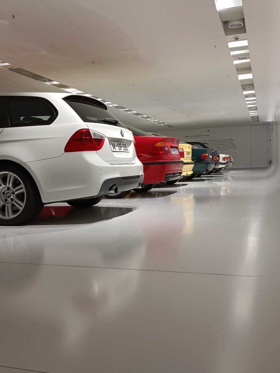 shotout_oth's tweet photo. Quelques chefs d'oeuvres du musée BMW... https://t.co/MKS7jQ06dx