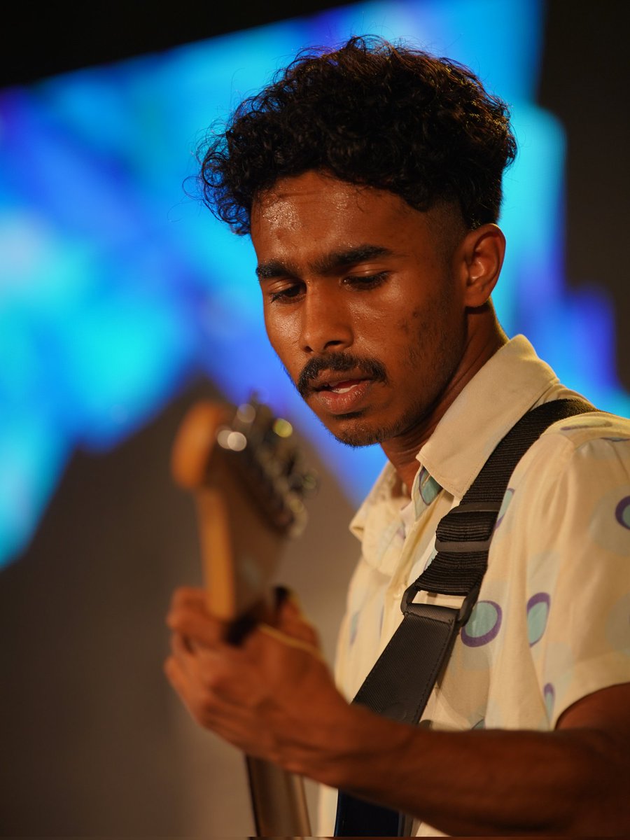 KL93TheBand's tweet photo. Rhythm on Strings 🎸 @p_muhammednishad 

@sargamea 
@officially_meaec 

📸 : @ranish_ahmd 
📍 : MEA Engineering College 

#KL93TheBand #KL93TB #BeWithKL93 
.
#Sarga22 #TechFest #MEAEC #BandWar #Music #Guitarist #MuhammedNishadP #KL93Live https://t.co/XsrhEaC6p8