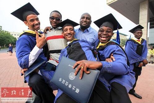 ChineseEmb_Uga's tweet photo. The Chinese Government Scholarship of the 2023/2024 Academic Year is now open for application! The Embassy welcomes citizens of Uganda to apply for the scholarship and further strengthen the mutual understanding and friendship between 🇨🇳 and 🇺🇬. 
Details:https://t.co/nm8J3QXbG0 https://t.co/I7vZ5HivNl