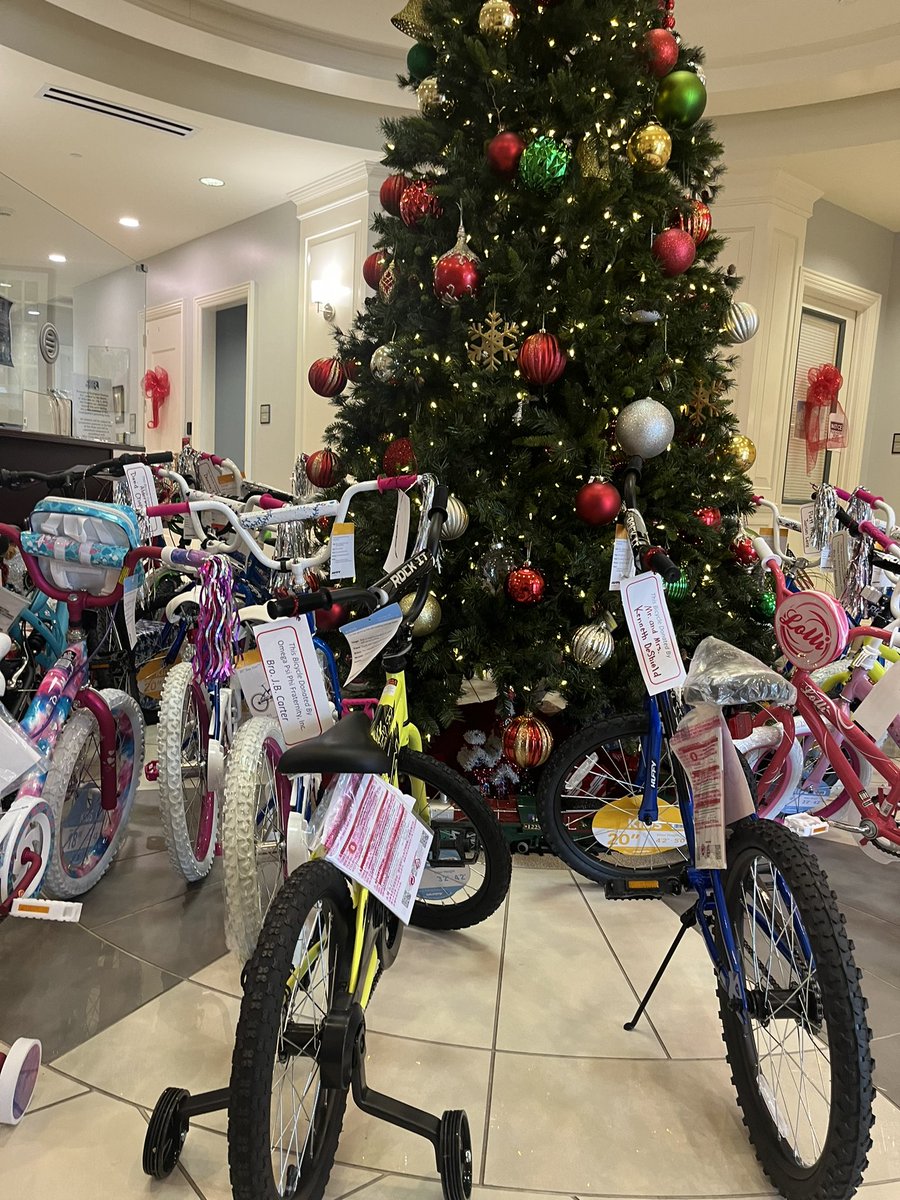 LeslieIsaRojas's tweet photo. The city of Moss Point is giving away more than 100 bikes this morning to children. Each kid had to write a statement explaining why they wanted a bike this Christmas. 

These are some of their statements. @WLOX https://t.co/5eS8lFCBD6