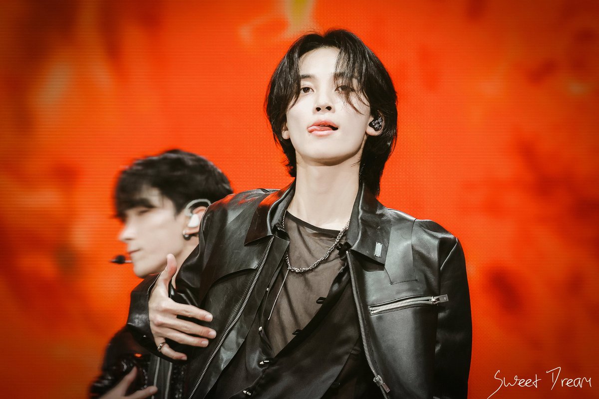 hanniethinker04's tweet photo. yoon jeonghan the hottest man alive https://t.co/lH7O4teSdP