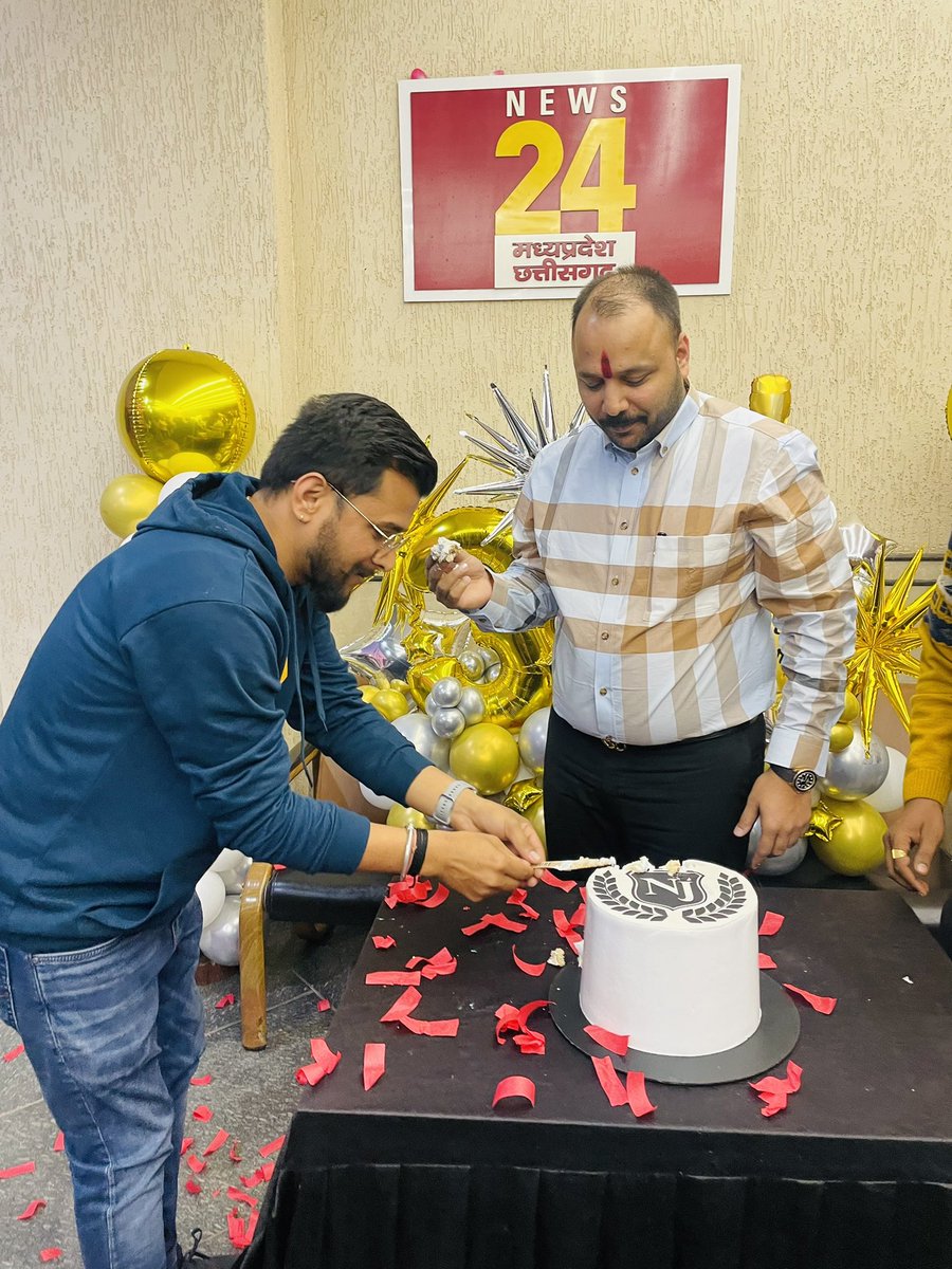 satyarajput321's tweet photo. आप है मेहनत का वो दर्पण, जिसके आगे हर मुश्किल करती है समर्पण। Wish You happy Birthday My Boss!
@namitjain01555 @News24_MPCG @lalluram_news @NewTeacherCG19 @cgmgkm @BJP4India @INCIndia @mgnregasanghma1 @SurajSi46551933 #ARGFRA #Mbappe #GOAT𓃵 #nj #Messi https://t.co/qtMQjurcUy