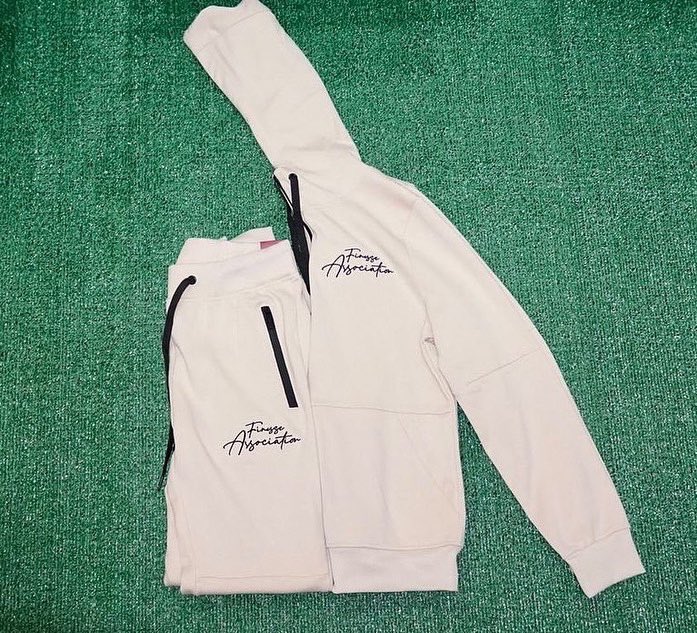 FinesseAssoc_'s tweet photo. Women Tech Suits 🥶
Sizes Small To Large
$100
Top Quality &amp; Fast Shipping 

https://t.co/kh3EKkwsUU https://t.co/2LPDzlIy8w