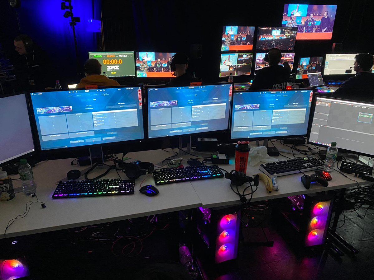 ravenOBS's tweet photo. Taking the opportunity, I'm home from @valleague_dach #DACHUnity Finals and all the stuff in @DreamHackDE and looking back I can't thank all the people I've met this year, all the people I've met there finally in person.
A year of work ended the best way possible, thank you! https://t.co/L0FXVN615q