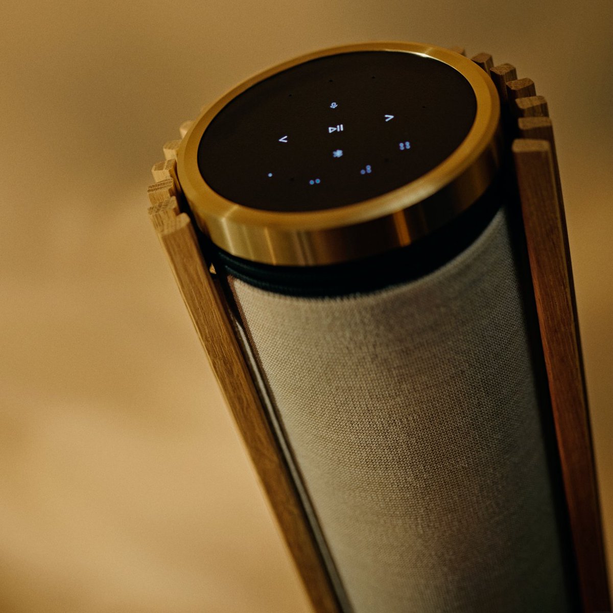 The gift of together. Look left, then right, then unite. This is stunning stereo sound that makes every note, beat and breath dance in front of you. All you need is the perfect playlist – Beolab 28 will do the rest.

#Beolab28
#TheGiftofBangOlufsen