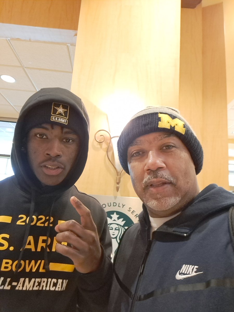 CoachSemaj's tweet photo. @SemajM72 roommate for his short stay in texas was All American RB @peytonjones05 Duke commit. Thanks for your hospitality.  #begreat. #goblue https://t.co/XWPWLzjNYJ