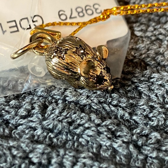 Colar_MS's tweet photo. So good I had to share! Check out all the items I'm loving on @Poshmarkapp #poshmark #fashion #style #shopmycloset #coach #danier #gucci: https://t.co/rh0B1tpzuY https://t.co/BpDnaB9Nj1
