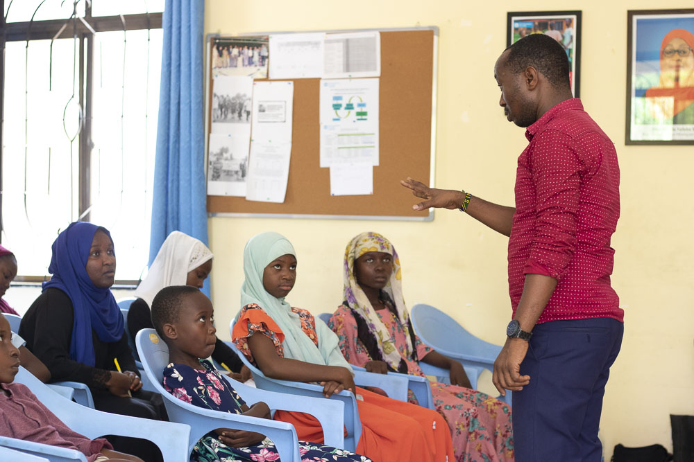 baraka_machumu's tweet photo. Equip children and youth with the knowledge and life skills required for resilience in a changing climate, including sustainable lifestyles.
#Climateducation #Children4Climate #ClimateJustice #ChildrenMatter #COP27 #ClimateActionNow
@PACJA1 @scitanzania @mithika_mwenda https://t.co/IU2AjGBeTJ
