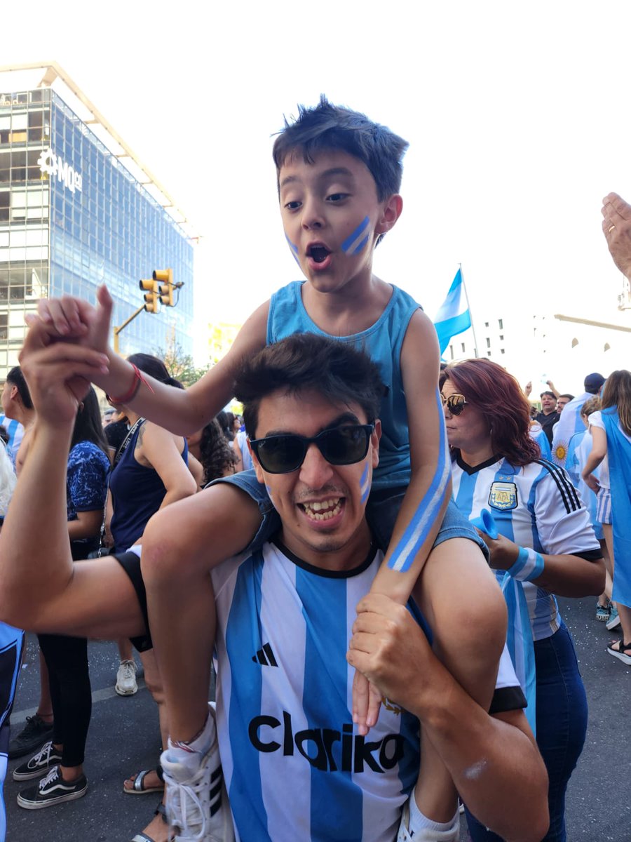 🇦🇷🏆 ⭐⭐⭐ 🏆🇦🇷
🎉¡SOMOS CAMPEONES!🎉

The #ClarikaTeam celebrates Argentina's World Cup win.