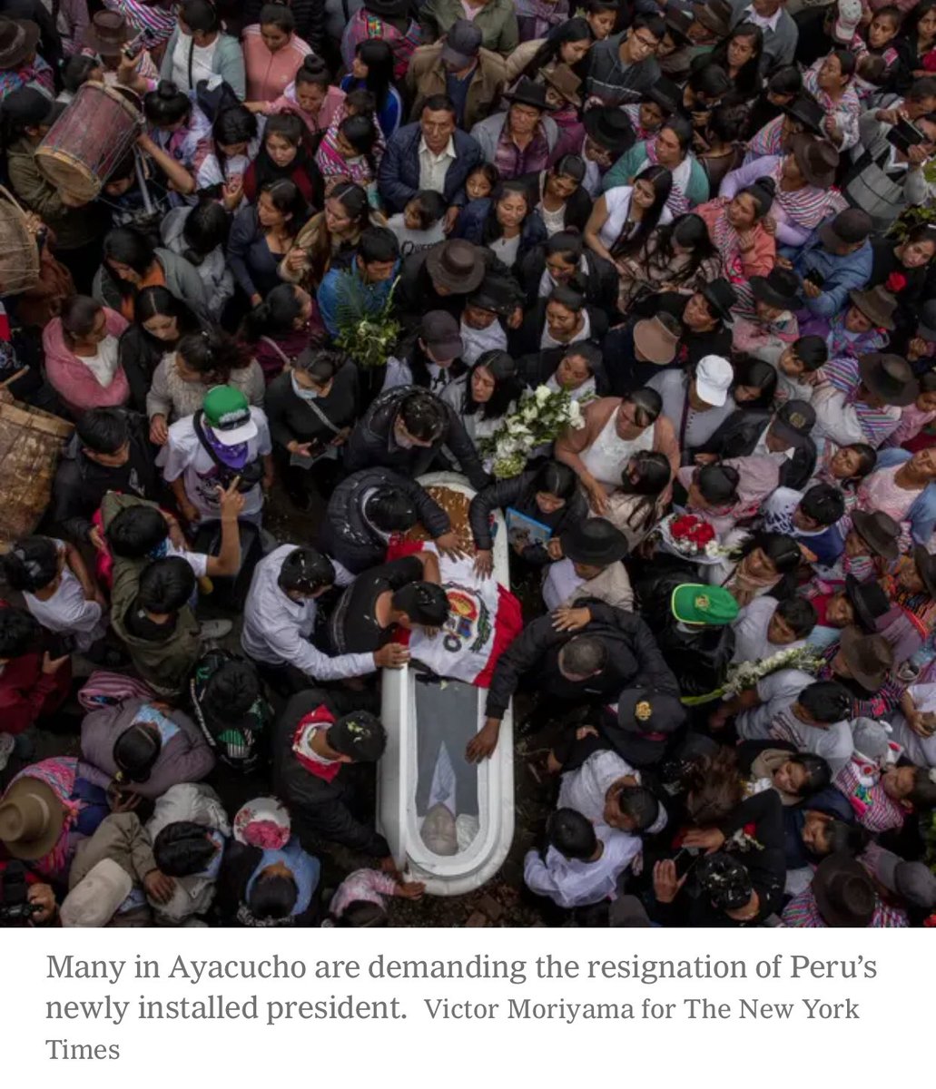 aguitadeveneno's tweet photo. Imágenes de prensa internacional (The New York Times) que ni por asomo se verán en los medios capitalinos. https://t.co/S1njQjyWF8